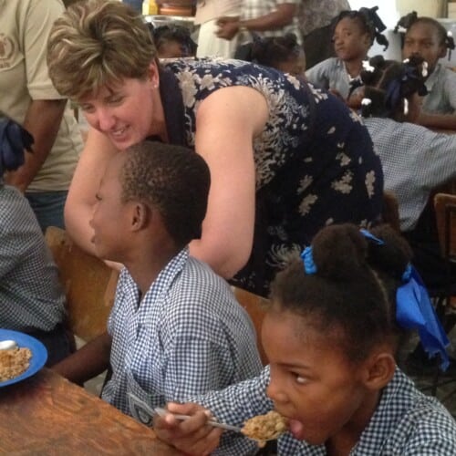 Minister Bibeau visits MEMI school