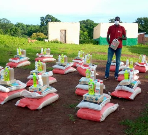 Distributing hygiene kits and foodstuff in Senegal