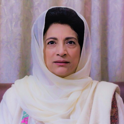 D<sup>re</sup> Shabina Raza