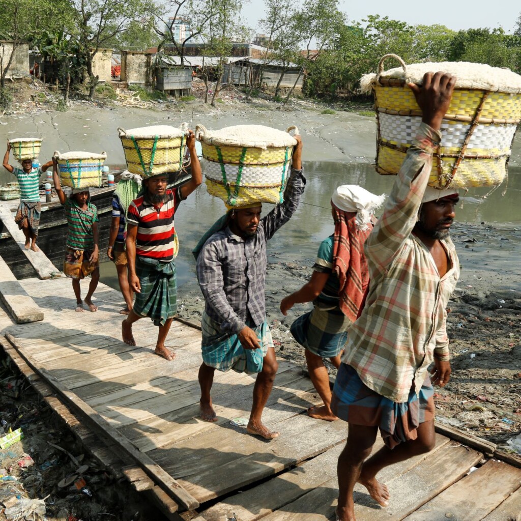 Image of Salt iodization law in Bangladesh helps save lives